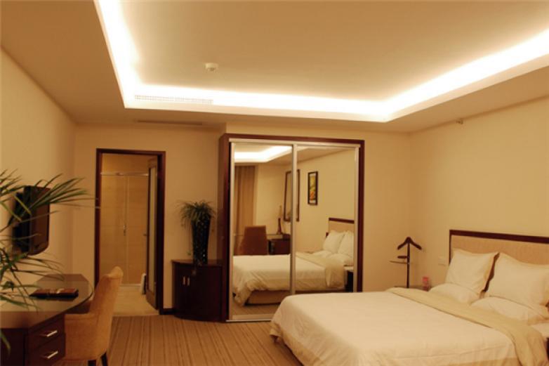 君源华天大酒店